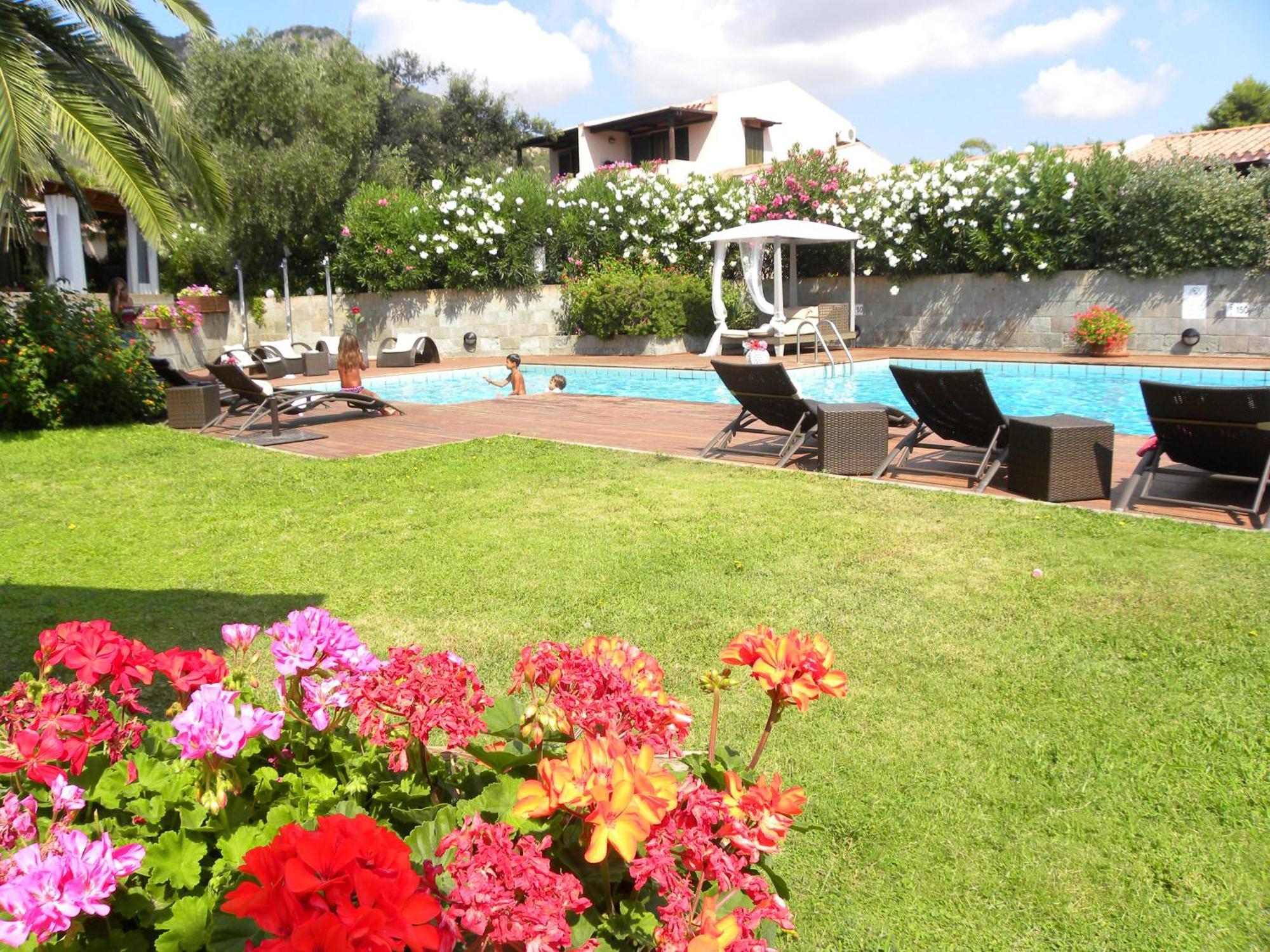 Albaruja Hotel Costa Rei Esterno foto